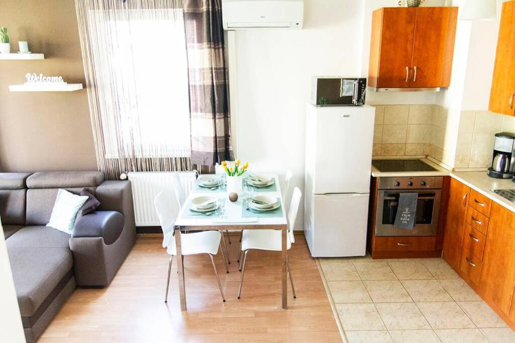 Vip Mini Resort,private Parking & Balcony Apartamento